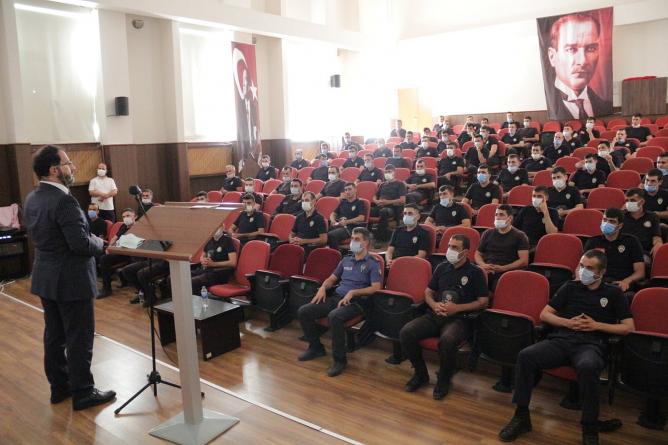 Polis adaylarına seminer