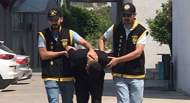3 kişinin cep telefonunu gasbeden 2 zanlı tutuklandı