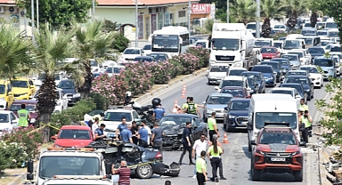 3 otomobilin çarpıştığı kazada 2 kişi öldü, 3 kişi yaralandı