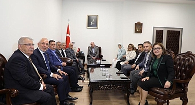 BAŞKANLAR DEPREMİN MERKEZİNDE BULUŞTU