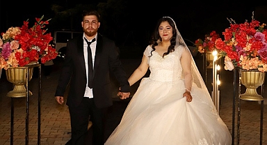 Depremzede çiftin düğün hayali Antalya'da gerçekleşti