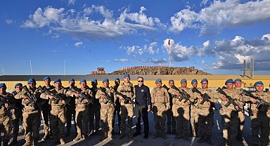 İÇİŞLERİ BAKANI YERLİKAYA, MEHMETÇİKLE BERABER