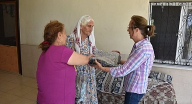 İhtiyaç Sahiplerine Çarşaf Dağıtıldı
