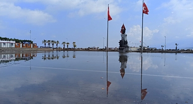 İskenderun’da deniz yine taştı