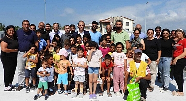 Samandağ'da depremzedeler konteyner kentte bayramlaştı