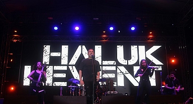 Sanatçı Haluk Levent, 11. Uluslararası Soli Güneş Festivali'nde sahne aldı