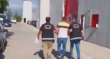 ŞÜPHELİ ŞAHIS POLİS EKİPLERİNCE YAKALANDI