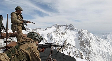 VATAN EVLATLARI BAYRAMDA NÖBETLERİNİ SÜRDÜRÜYOR