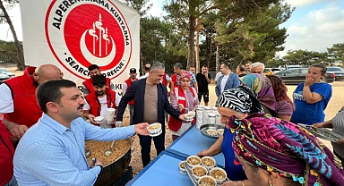 ALPERENLER BELEN’DE AŞURE DAĞITTI