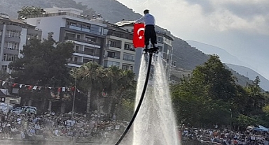 Denizcilik ve Kabotaj Bayramı kutlamalarına turistler ilgi gösterdi
