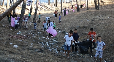 Hatay'da çocuklar ve gönüllüler çevre temizliği yaptı