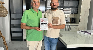 MURSALOĞLU KİTABINI HEDİYE ETTİ