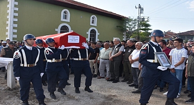 Orman yangınında ölen arazöz sürücüsünün cenazesi defnedildi