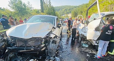 Otomobil ile kamyonetin çarpıştığı kazada 1 kişi öldü, 1 kişi yaralandı
