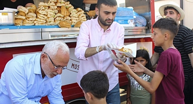 Şef Burak Özdemir İskenderun'da depremzedelerle buluştu