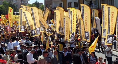 Sivas olaylarında hayatını kaybedenler kentte düzenlenen programda anıldı