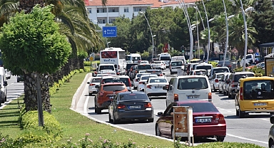 Tatilciler dönüş yolunda yoğunluk oluşturdu