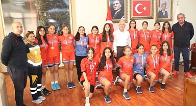 TOSYALI ŞAMPİYONLARI AĞIRLADI