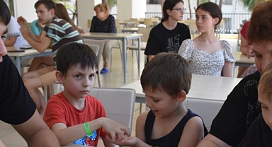 Ukrayna'da barajın patlatılması sonucu evsiz kalan yetim çocuklara Türkiye kucak açtı