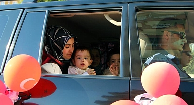 Valinin makam aracı, şehit oğluna sünnet arabası oldu