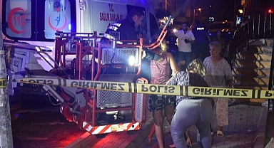 Adana'da yangın çıkan apartmandaki 20 kişi dumandan etkilendi