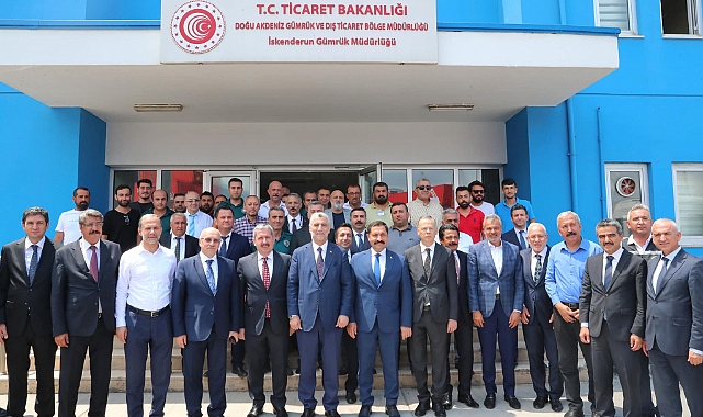 BAKAN BOLAT, LİMANDA İNCELEMEDE BULUNDU