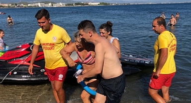 Boğulma tehlikesi geçiren kadın kurtarıldı