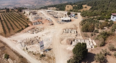 Depremzedeler için köy evlerinin yapımı sürüyor
