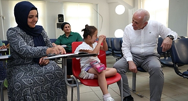 Down sendromlu kızının eğitimine destek için 39 yaşında okuryazar oldu