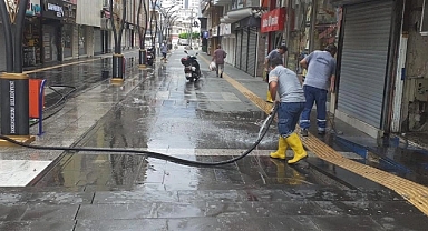 HAVUZLU ÇARŞI DETERJANLI SUYLA YIKANDI