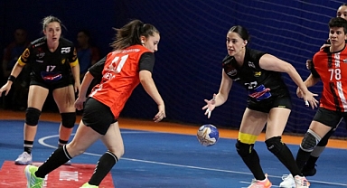 Hentbol Kadınlar Süper Ligi, oynanan dört müsabakayla başladı