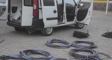 Kablo hırsızlığı yaptığı öne sürülen 2 zanlı tutuklandı