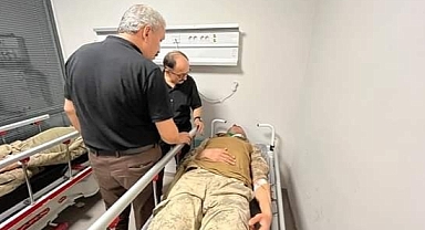 KARAHAN VE KESKİN YARALI ASKERLERİ ZİYARET ETTİ