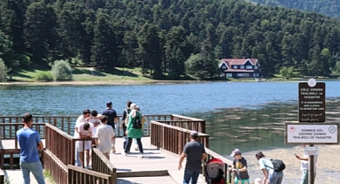 Sıcaktan bunalanların tercihi Gölcük Tabiat Parkı oldu