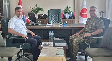 TUĞGENERAL ALİ METE, İL MÜFTÜSÜ TOPÇU’YU ZİYARET ETTİ