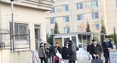 YURTTAN ÇIKARILAN DEPREMZEDELER ANLATIYOR: HEPİMİZ UNUTULDUK, HER ŞEYİN ÜSTÜ KAPANDI