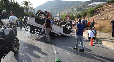 3 aracın karıştığı kazada 1 turist öldü, 10 kişi yaralandı