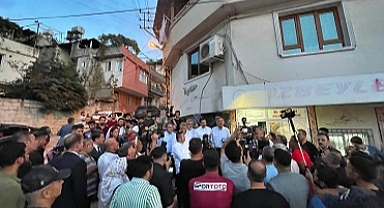 Bakan Özhaseki, Hatay'da mahalle ziyaretinde bulundu