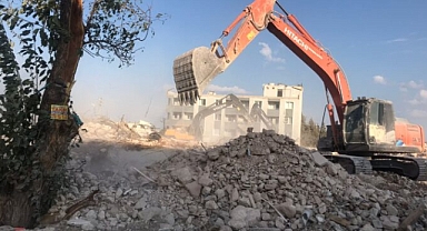 HATAY TOZ İÇİNDE YAŞIYOR!