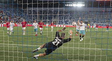 HATAYSPOR İÇİN SAHAYA ÇIKTILAR