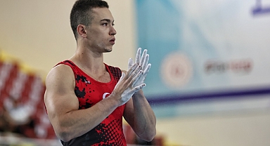 Milli sporcu Ahmet Önder, yer aletinde altın madalya kazandı