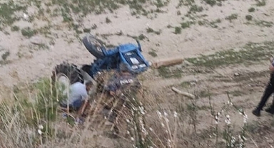 Şarampole devrilen traktörün sürücüsü yaralandı
