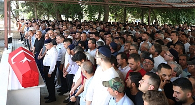 Selde eşi ile hayatını kaybeden doktor Alanya'da defnedildi