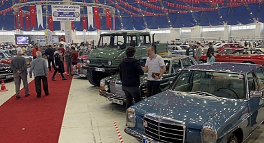 800 klasik aracın yer aldığı festival düzenlendi
