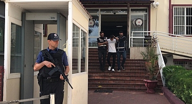Adana'da bir kişiyi tabancayla yaralaması kameraya yansıyan zanlı tutuklandı