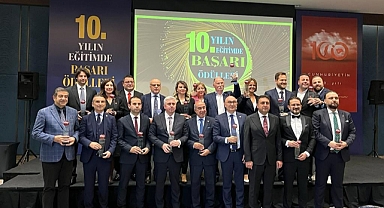 AYKUT DAVUT ÖKTEM’E BÜYÜK “ONUR” “YILIN PROFESYONEL YÖNETİCİSİ” ÖDÜLÜ