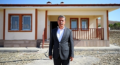 Depremden etkilenen Türkoğlu'nda köy tipi afet konutları teslimata hazır