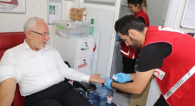 ENGELLİ VATANDAŞLAR KAN BAĞIŞI YAPTI