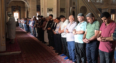 Filistin'de Hayatını Kaybedenler İçin Gıyabi Cenaze Namazı