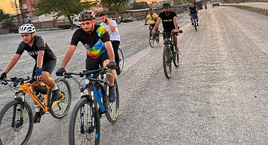 Hatay'da kalp sağlığına dikkat çekmek için pedal çevirdiler